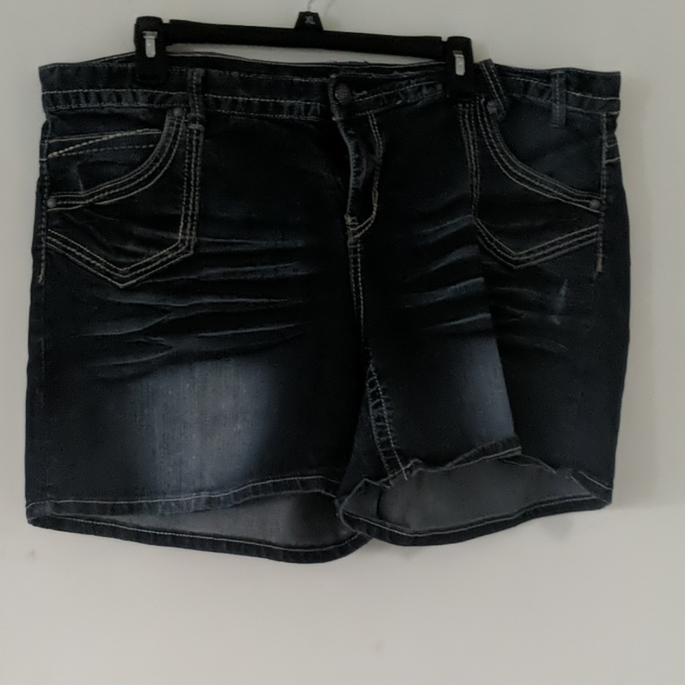 Maurice's shorts